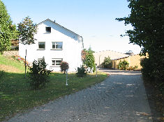 Hofzufahrt - Bauernhof Beyer, Oberscheinfeld-Stierhöfstetten, Naturpark Steigerwald