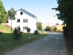 Hofzufahrt - Bauernhof Beyer, Oberscheinfeld-Stierhöfstetten, Naturpark Steigerwald